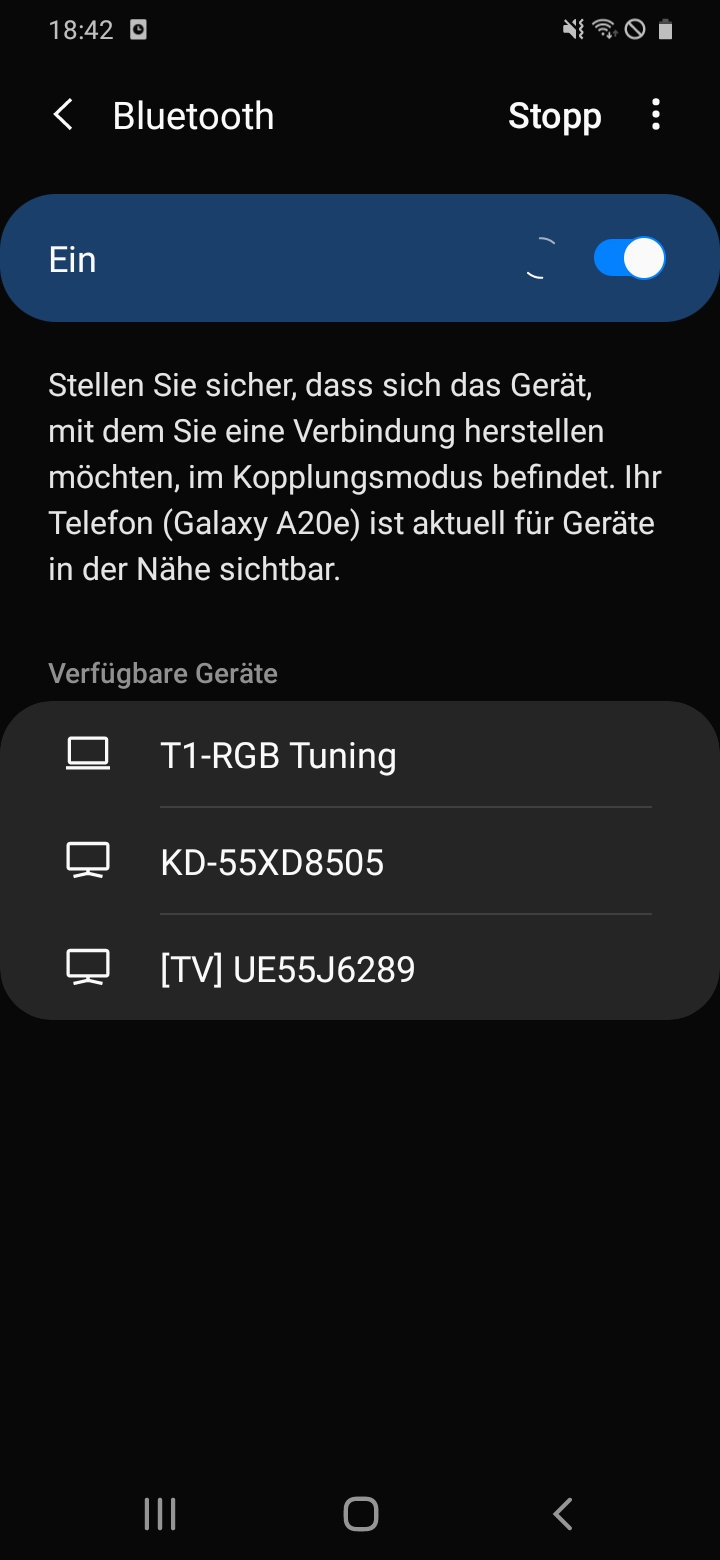 Bluetooth-Einstellungen des Smartphones mit den verfügbaren Geräten